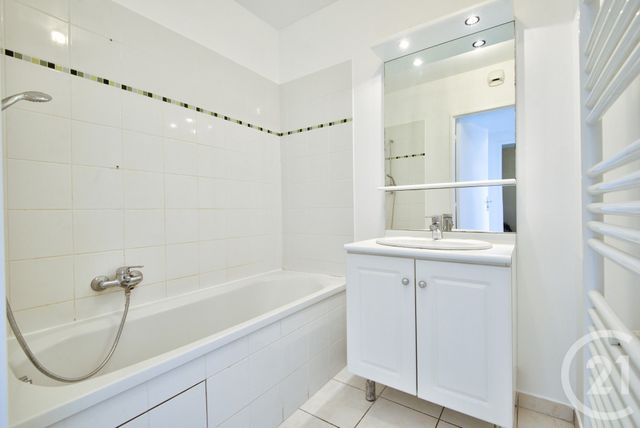 Appartement T3 &agrave; vendre - 3 pi&egrave;ces - 68,34 m2 - Antibes - 06 - PROVENCE-ALPES-COTE-D-AZUR