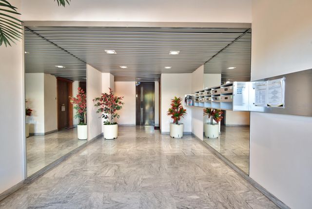 Afficher la photo en grand Appartement F4 à vendre - 4 pièces - 150,05 m2 - Nice - 06 - PROVENCE-ALPES-COTE-D-AZUR