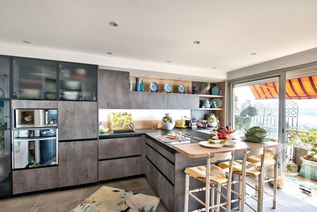 Afficher la photo en grand Appartement F4 à vendre - 4 pièces - 144,57 m2 - Nice - 06 - PROVENCE-ALPES-COTE-D-AZUR