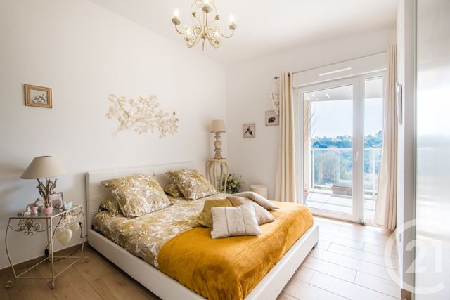 Appartement F3 &agrave; vendre - 3 pi&egrave;ces - 63 m2 - Villeneuve Loubet - 06 - PROVENCE-ALPES-COTE-D-AZUR