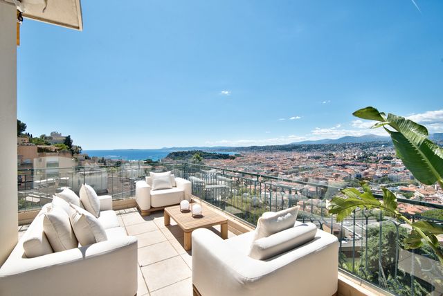 Appartement F5 à vendre - 5 pièces - 167,33 m2 - Nice - 06 - PROVENCE-ALPES-COTE-D-AZUR