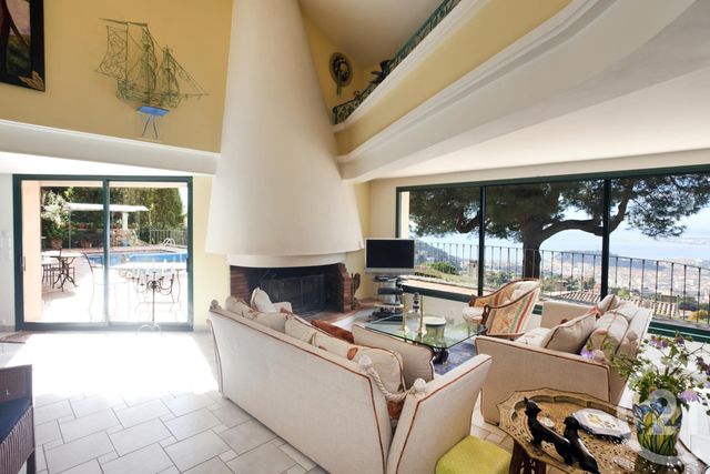 Maison &agrave; vendre - 5 pi&egrave;ces - 216,52 m2 - Nice - 06 - PROVENCE-ALPES-COTE-D-AZUR