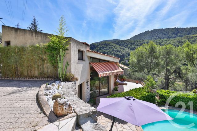 Maison à vendre - 7 pièces - 250 m2 - La Trinite - 06 - PROVENCE-ALPES-COTE-D-AZUR