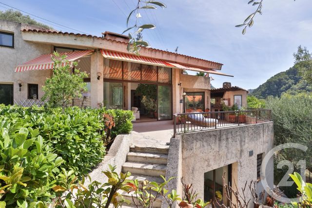 Maison à vendre - 7 pièces - 250 m2 - La Trinite - 06 - PROVENCE-ALPES-COTE-D-AZUR