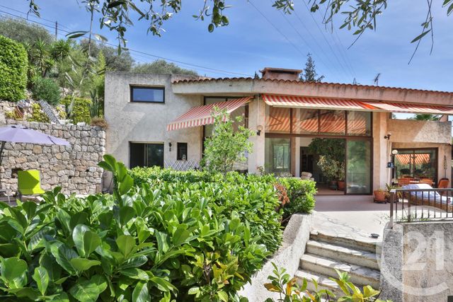 Maison à vendre - 7 pièces - 250 m2 - La Trinite - 06 - PROVENCE-ALPES-COTE-D-AZUR