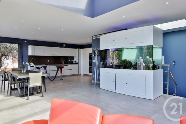 Maison à louer - 5 pièces - 215,69 m2 - Villefranche Sur Mer - 06 - PROVENCE-ALPES-COTE-D-AZUR