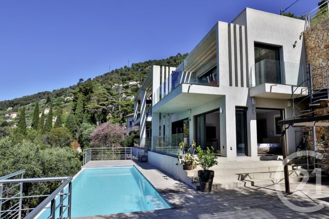 Maison à louer - 5 pièces - 215,69 m2 - Villefranche Sur Mer - 06 - PROVENCE-ALPES-COTE-D-AZUR