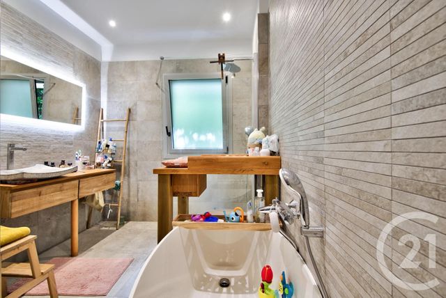 Appartement F3 à vendre - 3 pièces - 68,65 m2 - Nice - 06 - PROVENCE-ALPES-COTE-D-AZUR