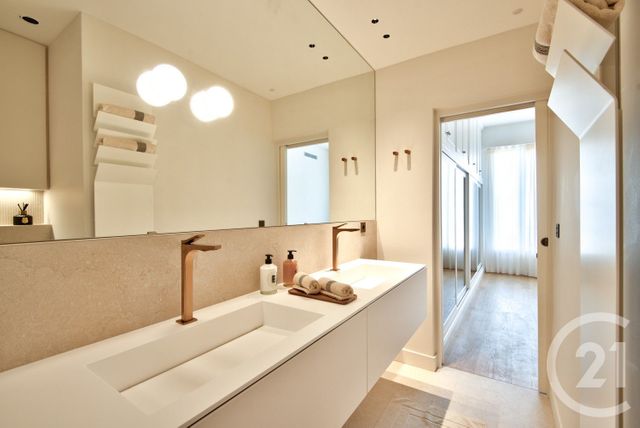 Afficher la photo en grand Appartement F3 à vendre - 3 pièces - 80,04 m2 - Nice - 06 - PROVENCE-ALPES-COTE-D-AZUR