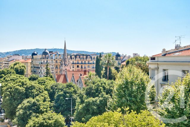 Afficher la photo en grand Appartement F3 à vendre - 3 pièces - 80,04 m2 - Nice - 06 - PROVENCE-ALPES-COTE-D-AZUR