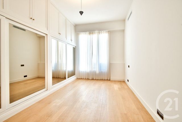 Afficher la photo en grand Appartement F3 à vendre - 3 pièces - 80,04 m2 - Nice - 06 - PROVENCE-ALPES-COTE-D-AZUR