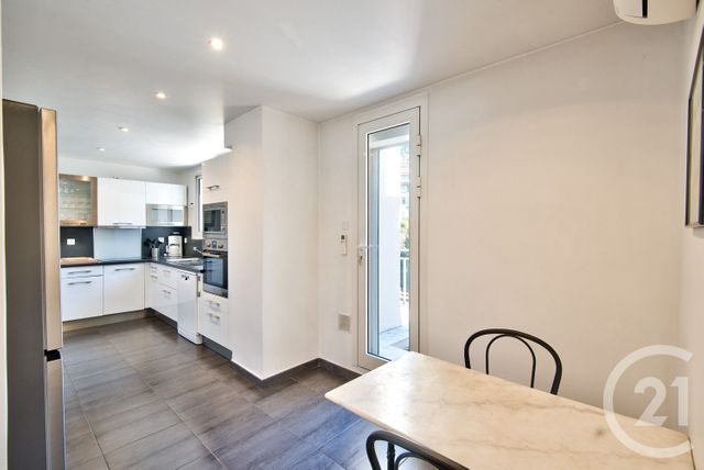 Appartement F7 et + à louer - 7 pièces - 221,98 m2 - Nice - 06 - PROVENCE-ALPES-COTE-D-AZUR
