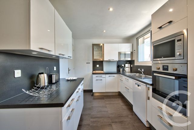 Appartement F7 et + à louer - 7 pièces - 221,98 m2 - Nice - 06 - PROVENCE-ALPES-COTE-D-AZUR