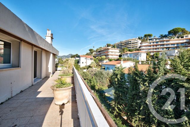 Appartement F7 et + à louer - 7 pièces - 221,98 m2 - Nice - 06 - PROVENCE-ALPES-COTE-D-AZUR