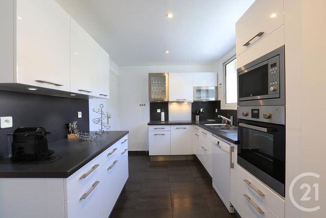 Appartement F7 et + à louer - 7 pièces - 221,98 m2 - Nice - 06 - PROVENCE-ALPES-COTE-D-AZUR