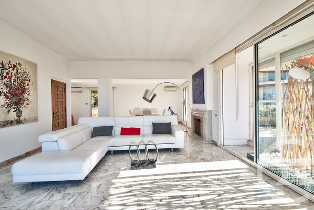 Appartement F7 et + à louer - 7 pièces - 221,98 m2 - Nice - 06 - PROVENCE-ALPES-COTE-D-AZUR