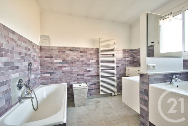 Appartement F7 et + à louer - 7 pièces - 221,98 m2 - Nice - 06 - PROVENCE-ALPES-COTE-D-AZUR