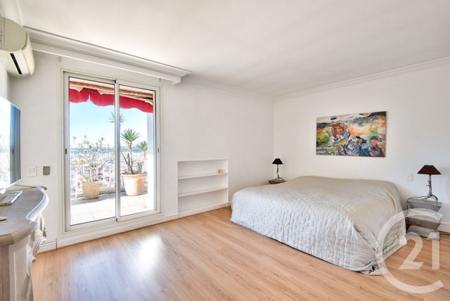 Appartement F7 et + à louer - 7 pièces - 221,98 m2 - Nice - 06 - PROVENCE-ALPES-COTE-D-AZUR