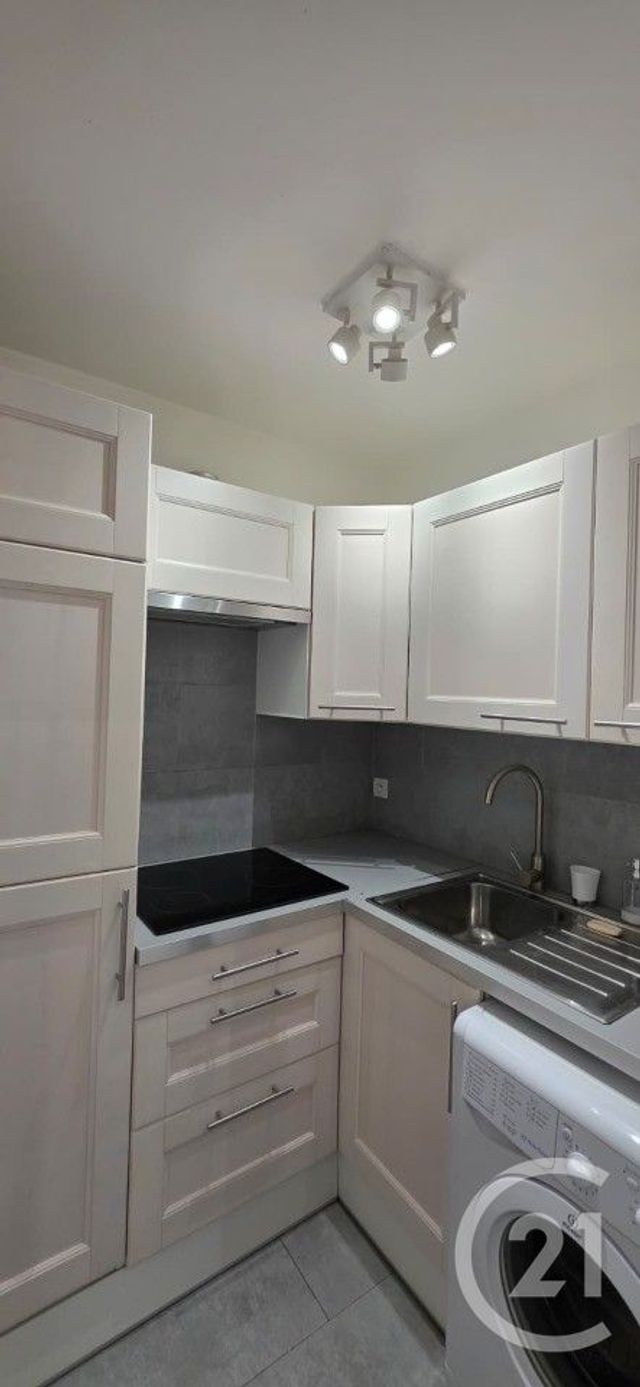 Appartement à louer - 2 pièces - 47,80 m2 - Nice - 06 - PROVENCE-ALPES-COTE-D-AZUR