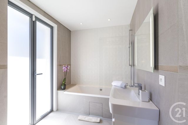 Maison à louer - 4 pièces - 113 m2 - Nice - 06 - PROVENCE-ALPES-COTE-D-AZUR