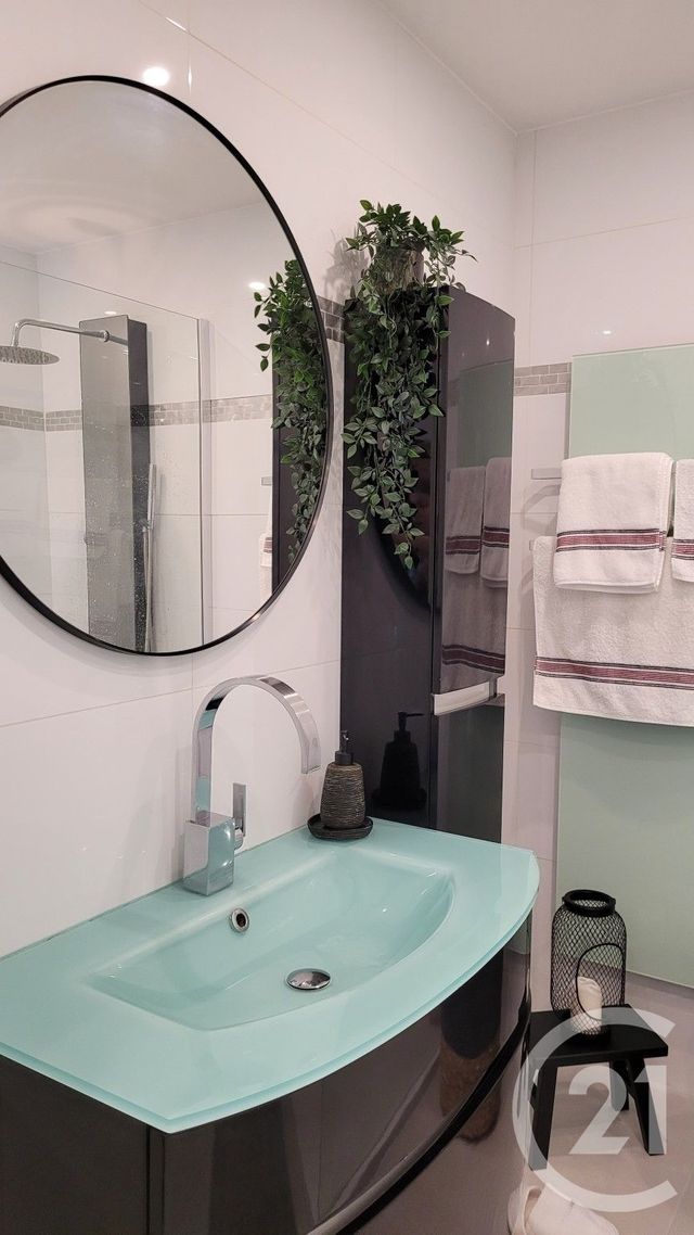 Afficher la photo en grand Appartement F2 à louer - 2 pièces - 42 m2 - Nice - 06 - PROVENCE-ALPES-COTE-D-AZUR
