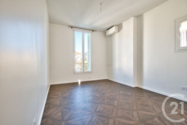 Afficher la photo en grand Appartement F4 à louer - 4 pièces - 93,74 m2 - Nice - 06 - PROVENCE-ALPES-COTE-D-AZUR