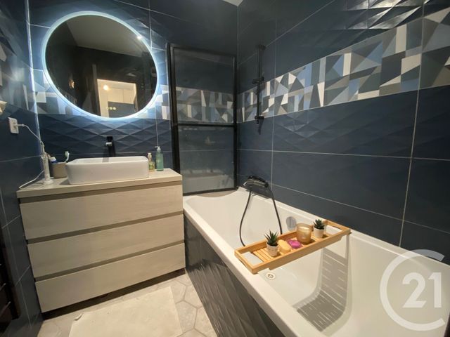 Afficher la photo en grand Appartement F3 à louer - 3 pièces - 65,04 m2 - Nice - 06 - PROVENCE-ALPES-COTE-D-AZUR