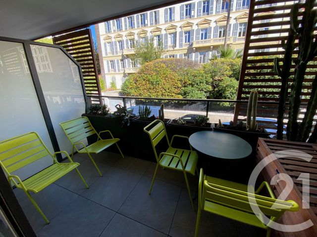 Afficher la photo en grand Appartement F2 à louer - 2 pièces - 43 m2 - Nice - 06 - PROVENCE-ALPES-COTE-D-AZUR