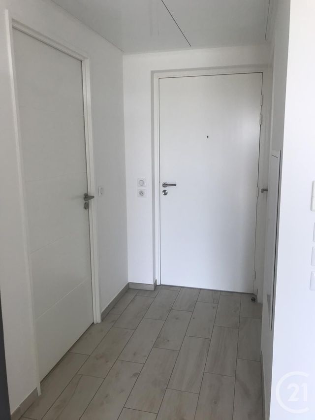 Appartement F1 à louer - 1 pièce - 26,80 m2 - St Laurent Du Var - 06 - PROVENCE-ALPES-COTE-D-AZUR