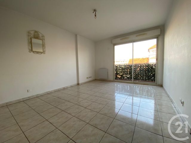 Appartement T2 à louer - 2 pièces - 38,38 m2 - Le Cannet - 06 - PROVENCE-ALPES-COTE-D-AZUR
