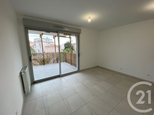 Appartement Studio &agrave; louer - 1 pi&egrave;ce - 22,99 m2 - Nice - 06 - PROVENCE-ALPES-COTE-D-AZUR