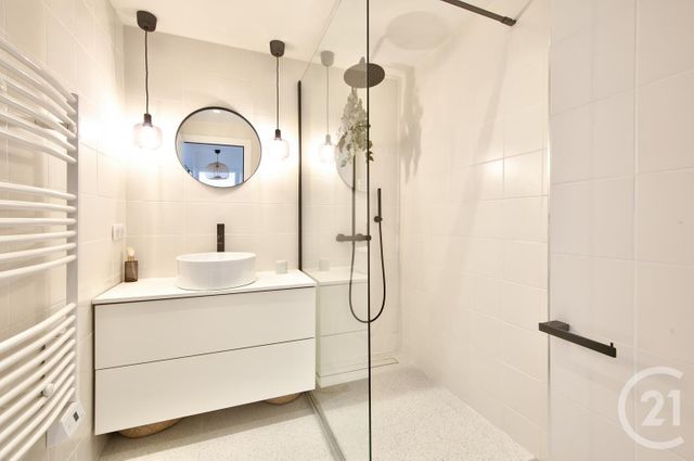 Appartement F2 &agrave; louer - 2 pi&egrave;ces - 47,01 m2 - Nice - 06 - PROVENCE-ALPES-COTE-D-AZUR