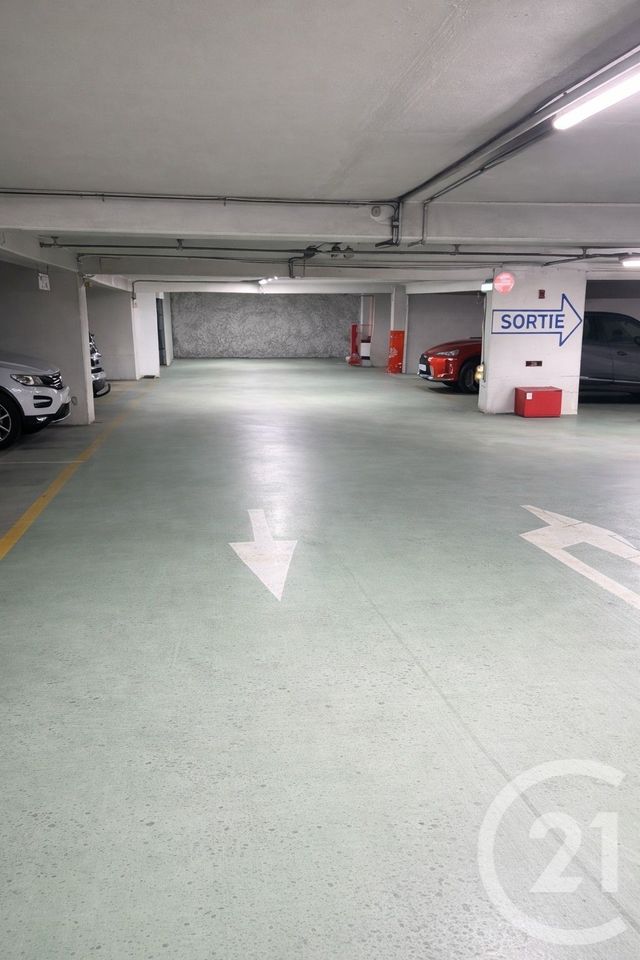 Parking &agrave; vendre - 10 m2 - Nice - 06 - PROVENCE-ALPES-COTE-D-AZUR