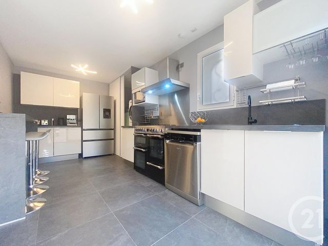 Maison &agrave; louer - 6 pi&egrave;ces - 200,56 m2 - St Laurent Du Var - 06 - PROVENCE-ALPES-COTE-D-AZUR