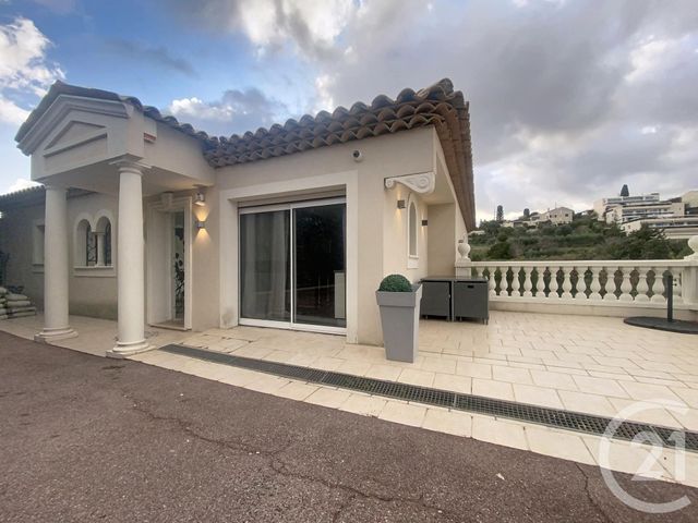 Maison &agrave; louer - 6 pi&egrave;ces - 200,56 m2 - St Laurent Du Var - 06 - PROVENCE-ALPES-COTE-D-AZUR