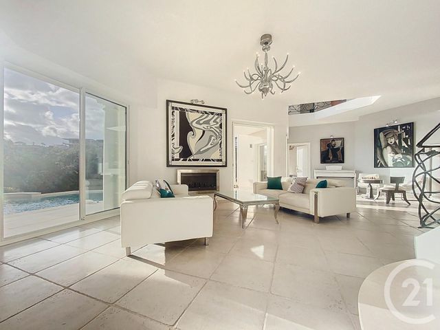 Maison &agrave; louer - 6 pi&egrave;ces - 200,56 m2 - St Laurent Du Var - 06 - PROVENCE-ALPES-COTE-D-AZUR