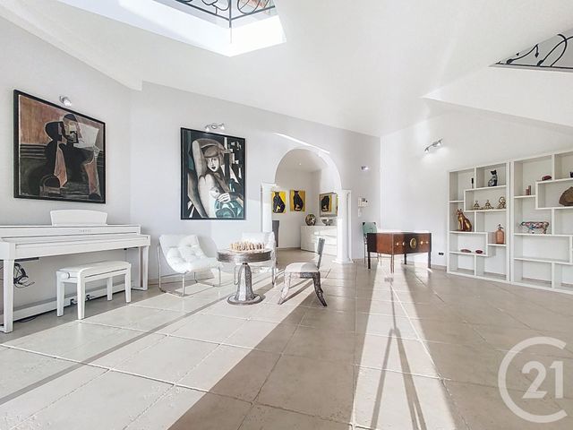 Maison &agrave; louer - 6 pi&egrave;ces - 200,56 m2 - St Laurent Du Var - 06 - PROVENCE-ALPES-COTE-D-AZUR