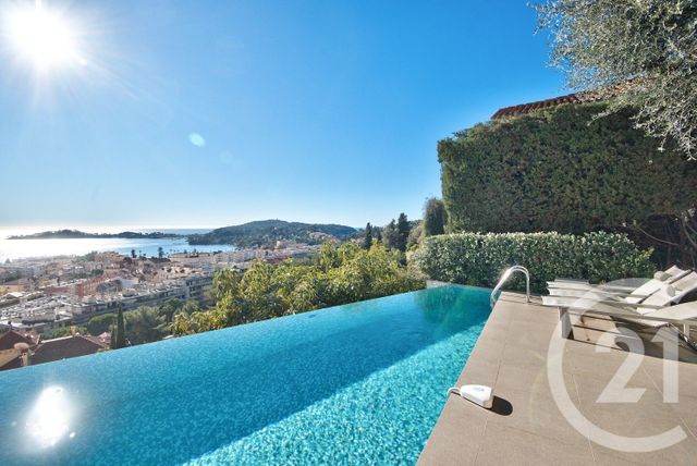 Maison &agrave; louer - 5 pi&egrave;ces - 175 m2 - Beaulieu Sur Mer - 06 - PROVENCE-ALPES-COTE-D-AZUR