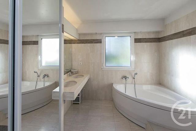 Appartement F4 &agrave; louer - 4 pi&egrave;ces - 130,24 m2 - Villefranche Sur Mer - 06 - PROVENCE-ALPES-COTE-D-AZUR