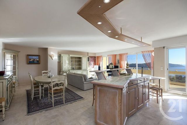 Appartement F4 &agrave; louer - 4 pi&egrave;ces - 130,24 m2 - Villefranche Sur Mer - 06 - PROVENCE-ALPES-COTE-D-AZUR