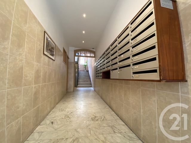 Appartement F3 &agrave; louer - 3 pi&egrave;ces - 23,72 m2 - Nice - 06 - PROVENCE-ALPES-COTE-D-AZUR