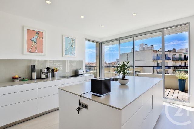 Appartement F3 &agrave; louer - 3 pi&egrave;ces - 124,09 m2 - Nice - 06 - PROVENCE-ALPES-COTE-D-AZUR