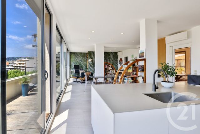 Appartement F3 &agrave; louer - 3 pi&egrave;ces - 124,09 m2 - Nice - 06 - PROVENCE-ALPES-COTE-D-AZUR