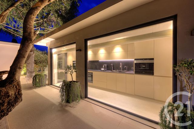 Maison &agrave; louer - 7 pi&egrave;ces - 336 m2 - Villefranche Sur Mer - 06 - PROVENCE-ALPES-COTE-D-AZUR