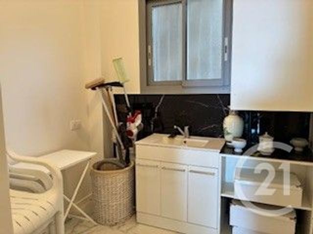 Appartement F3 &agrave; louer - 3 pi&egrave;ces - 124,44 m2 - Nice - 06 - PROVENCE-ALPES-COTE-D-AZUR