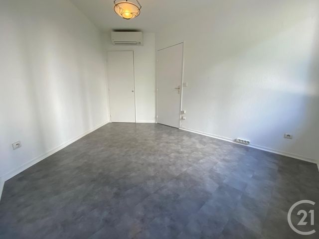 Appartement F3 &agrave; louer - 3 pi&egrave;ces - 69,37 m2 - Nice - 06 - PROVENCE-ALPES-COTE-D-AZUR