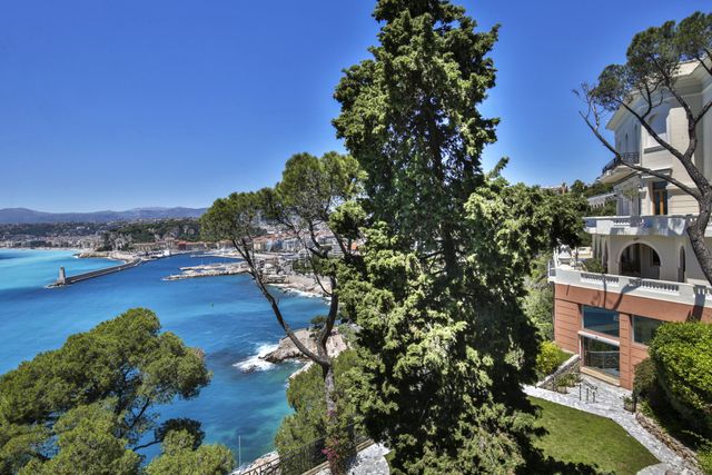 Maison à vendre - 10 pièces - 1175 m2 - Nice - 06 - PROVENCE-ALPES-COTE-D-AZUR