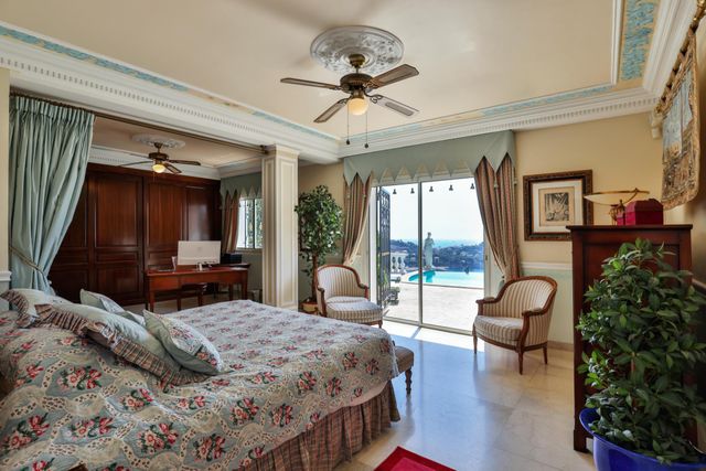 Afficher la photo en grand Maison à vendre - 5 pièces - 211 m2 - Villefranche Sur Mer - 06 - PROVENCE-ALPES-COTE-D-AZUR