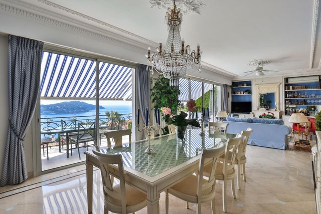 Afficher la photo en grand Maison à vendre - 5 pièces - 211 m2 - Villefranche Sur Mer - 06 - PROVENCE-ALPES-COTE-D-AZUR