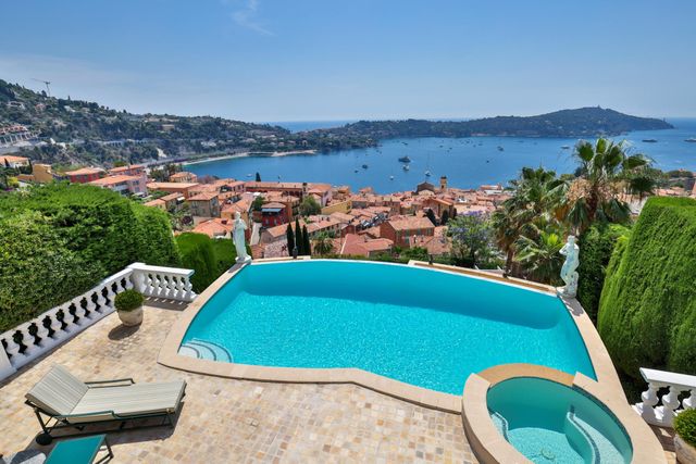 Maison à vendre - 5 pièces - 211 m2 - Villefranche Sur Mer - 06 - PROVENCE-ALPES-COTE-D-AZUR